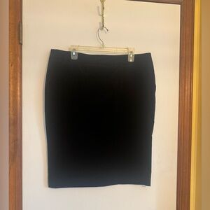 ❤️ Classic Armani Collezioni Black Velvet Skirt Size 14